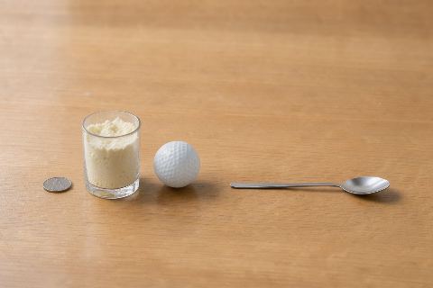 What does 4 ounces of cream cheese look like?