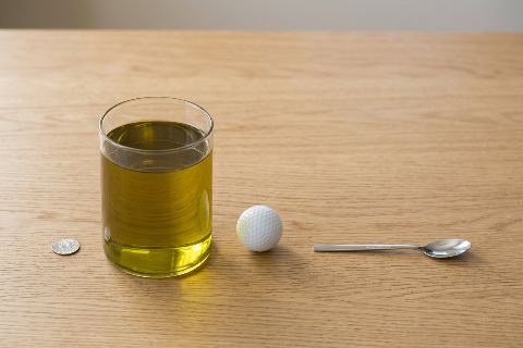 What does 1 quart of olive oil look like?