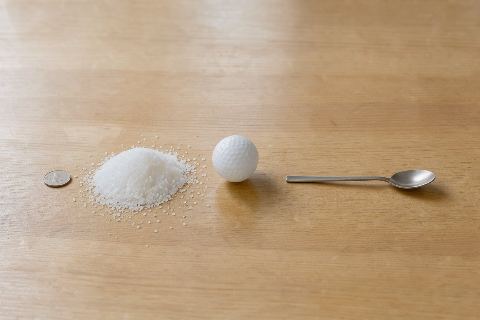 What does 100 grams of coarse sea salt look like?