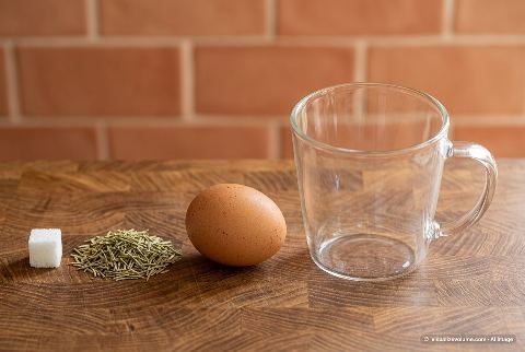 Dried rosemary, in “What does 5 grams of dried rosemary look like?”