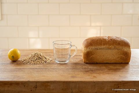 Rolled oats, in “What does 100 grams of rolled oats look like?”