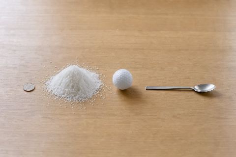 What does 100 grams of flaky sea salt look like?