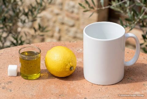 Olive oil, in “What does 0.25 cups of olive oil look like?”