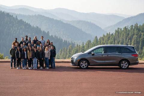 Minivan, in “How many people would fill a minivan?”