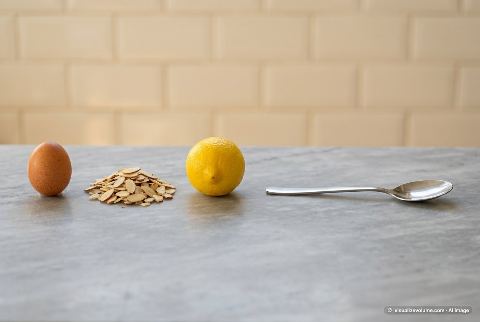 Whole almonds, in “What does 30 grams of sliced almonds look like?”