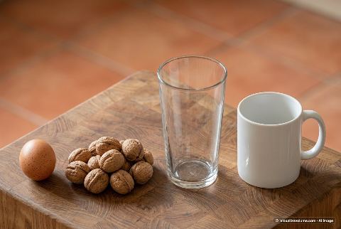 Walnut, in “What does 50 grams of walnuts look like?”