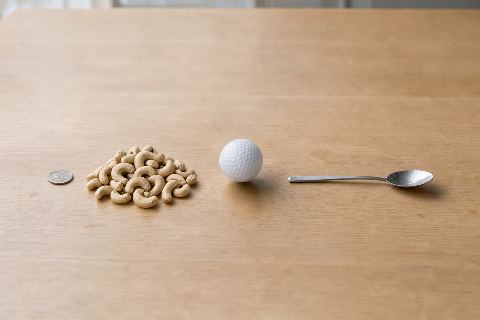 What does 0.5 cups of cashews look like?