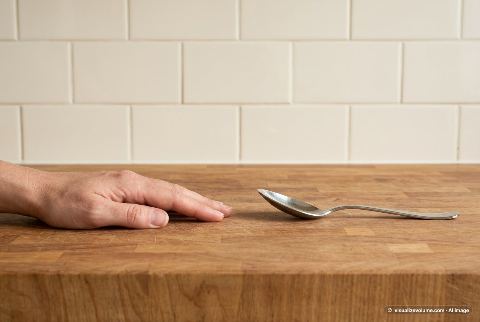 Human hand, in “Hand vs tablespoon”