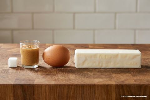 Peanut butter, in “What does 2 tablespoons of peanut butter look like?”