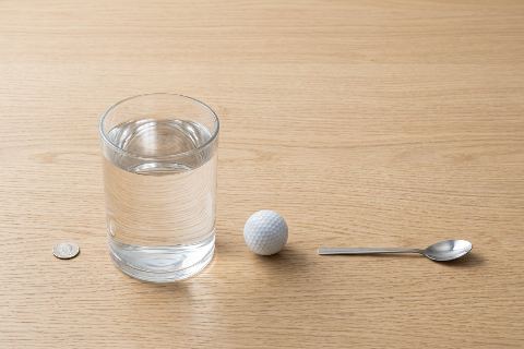 What does 40 fluid ounces of water look like?