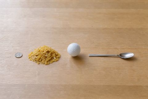 What does 2 ounces of dry pasta look like?